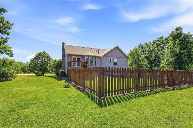 19610 Rosewood Drive, Stilwell, KS 66085