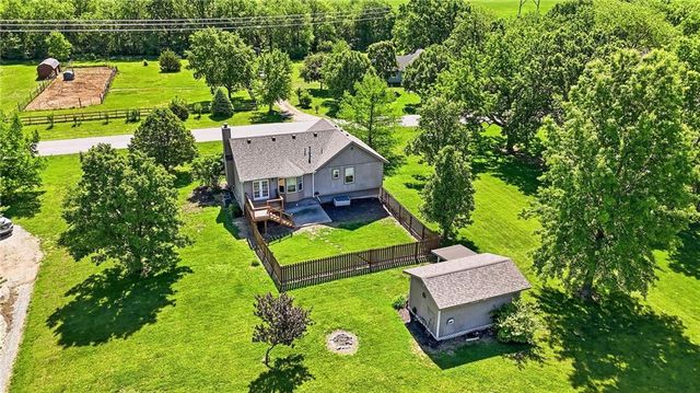 19610 Rosewood Drive, Stilwell, KS 66085