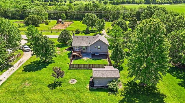 19610 Rosewood Drive, Stilwell, KS 66085