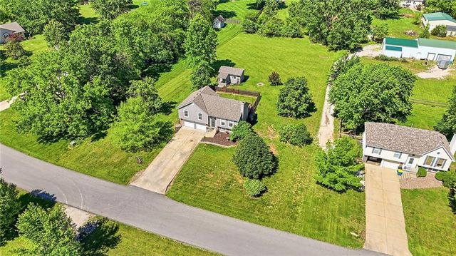 19610 Rosewood Drive, Stilwell, KS 66085