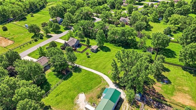 19610 Rosewood Drive, Stilwell, KS 66085