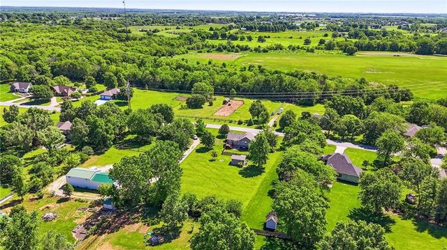 19610 Rosewood Drive, Stilwell, KS 66085