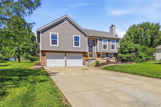 19610 Rosewood Drive, Stilwell, KS 66085