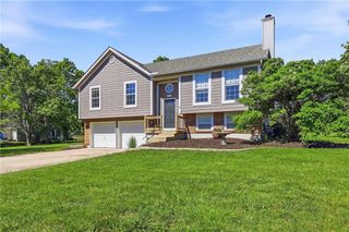 19610 Rosewood Drive, Stilwell, KS 66085