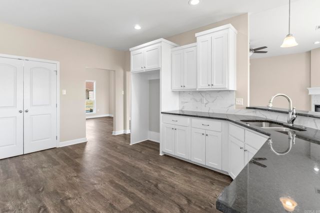 18 River Cliff Drive, Mayflower, AR 72106