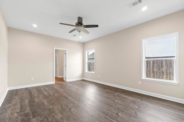 18 River Cliff Drive, Mayflower, AR 72106