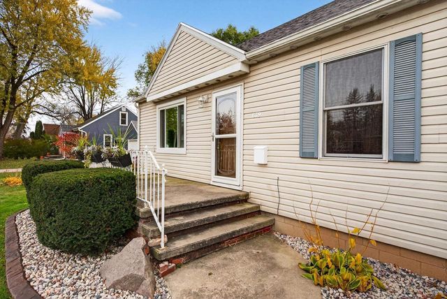 879 MARQUETTE STREET, Menasha, WI 54952