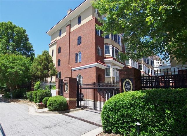 813 Clifton Heights Lane NE, Atlanta, GA 30329