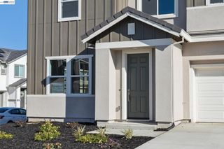 2413 Golden way, Fairfield, CA 94533