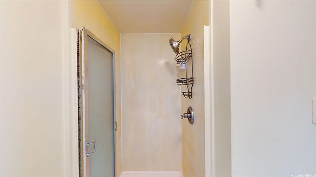 469 Ena Road 2702, Honolulu, HI 96815