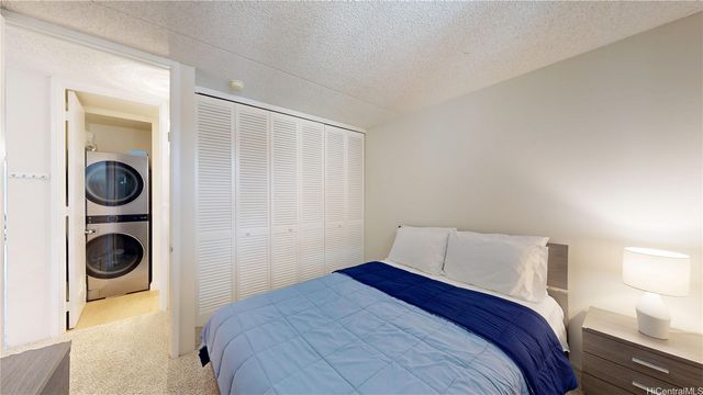 469 Ena Road 2702, Honolulu, HI 96815