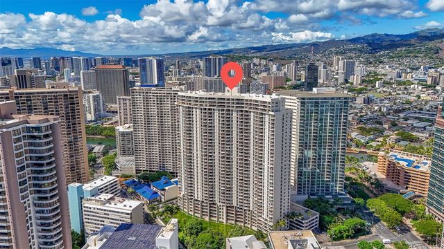 469 Ena Road 2702, Honolulu, HI 96815