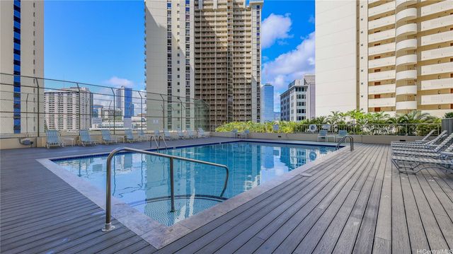 469 Ena Road 2702, Honolulu, HI 96815