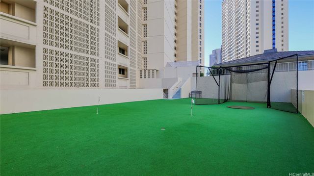 469 Ena Road 2702, Honolulu, HI 96815