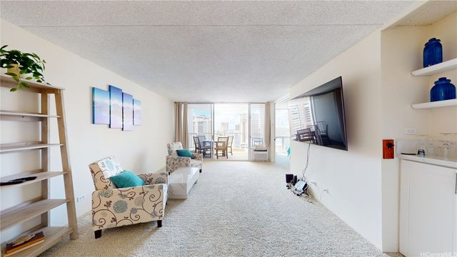 469 Ena Road 2702, Honolulu, HI 96815