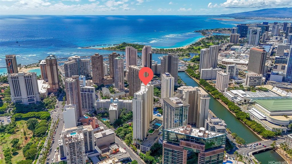 469 Ena Road 2702, Honolulu, HI 96815