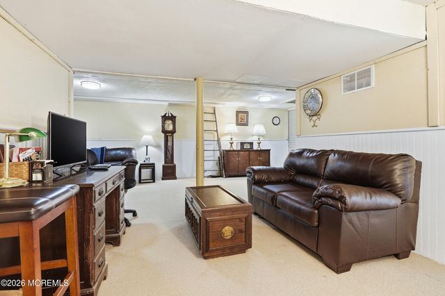 715 Carol Avenue, Oakhurst, NJ 07755