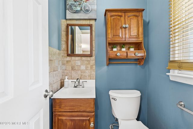 715 Carol Avenue, Oakhurst, NJ 07755