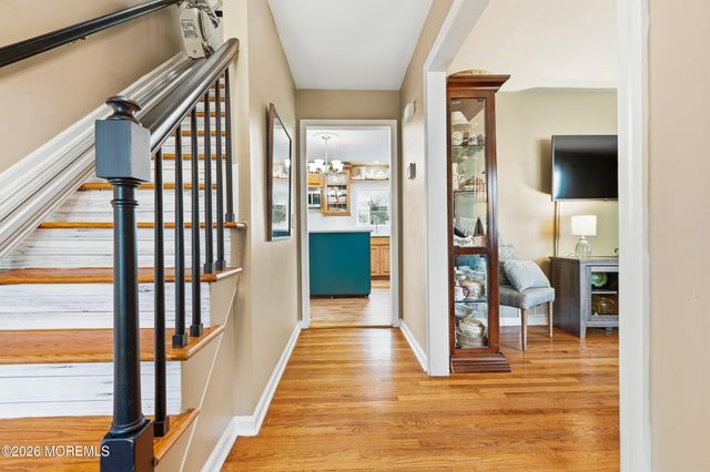 715 Carol Avenue, Oakhurst, NJ 07755