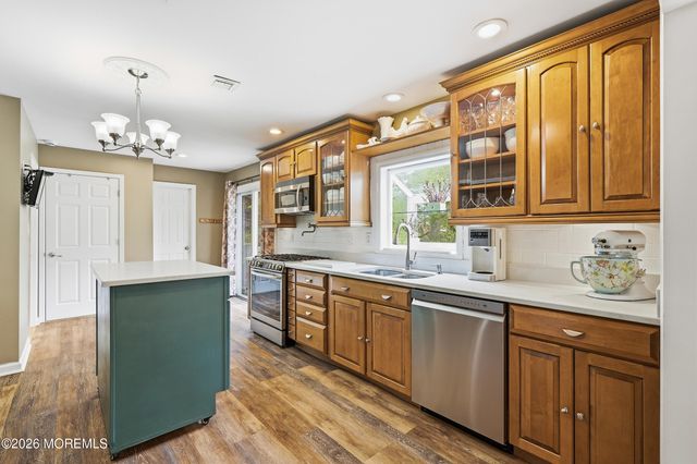 715 Carol Avenue, Oakhurst, NJ 07755