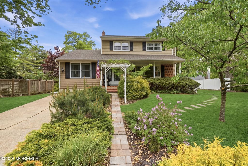 715 Carol Avenue, Oakhurst, NJ 07755