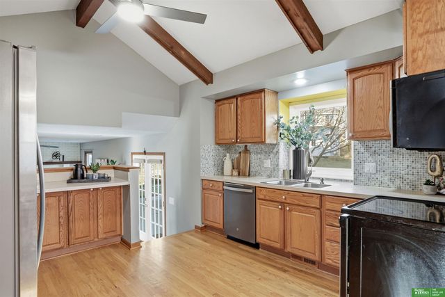 6021 S 109th Avenue Circle, Omaha, NE 68137