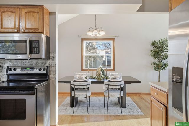 6021 S 109th Avenue Circle, Omaha, NE 68137