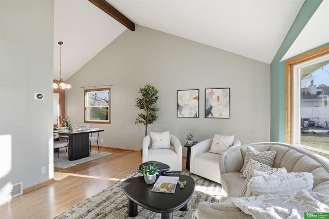 6021 S 109th Avenue Circle, Omaha, NE 68137