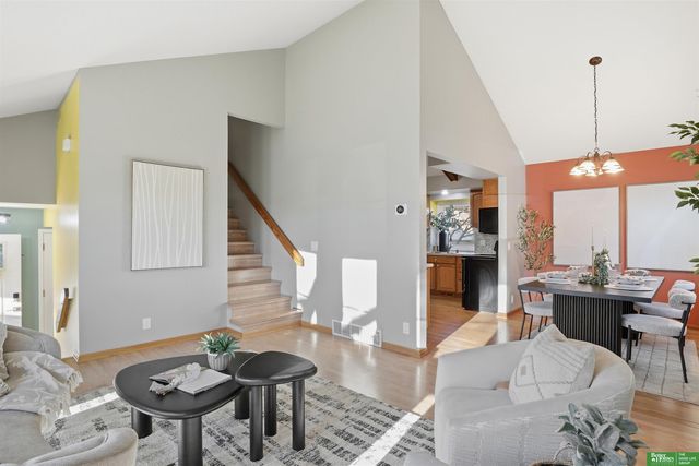 6021 S 109th Avenue Circle, Omaha, NE 68137