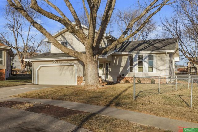 6021 S 109th Avenue Circle, Omaha, NE 68137