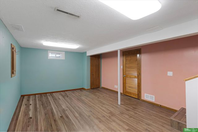 6021 S 109th Avenue Circle, Omaha, NE 68137