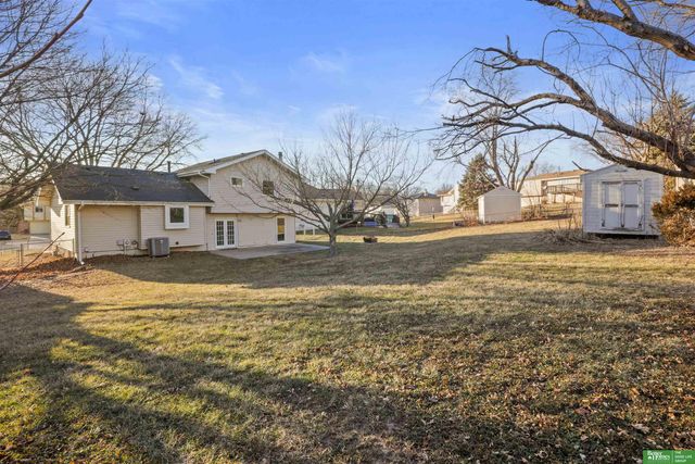 6021 S 109th Avenue Circle, Omaha, NE 68137