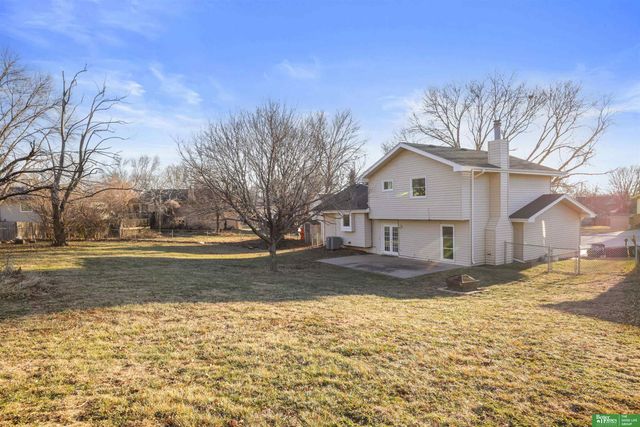 6021 S 109th Avenue Circle, Omaha, NE 68137