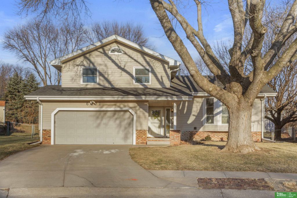 6021 S 109th Avenue Circle, Omaha, NE 68137