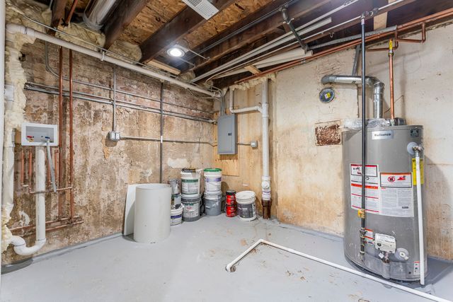 1206 S 16th Avenue A, Maywood, IL 60153