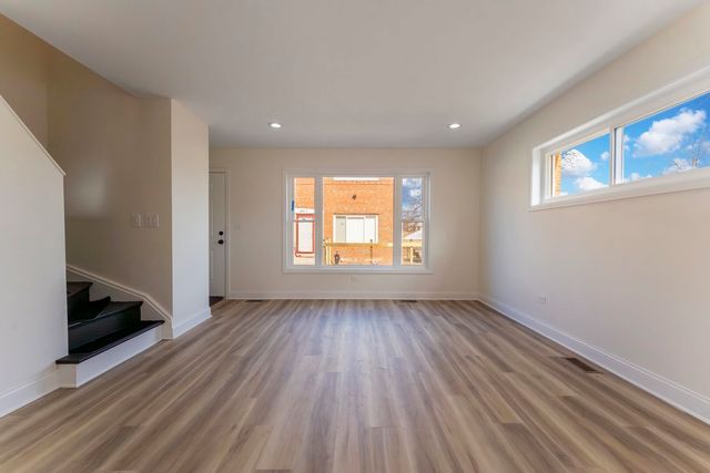 1206 S 16th Avenue A, Maywood, IL 60153