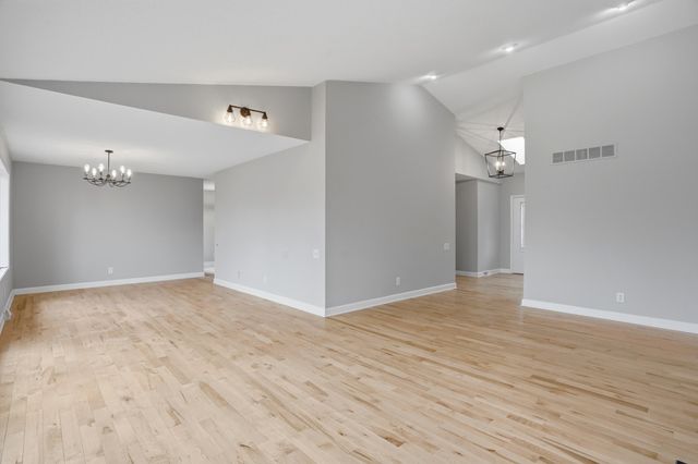 2604 VAIL DR, Columbia, MO 65203