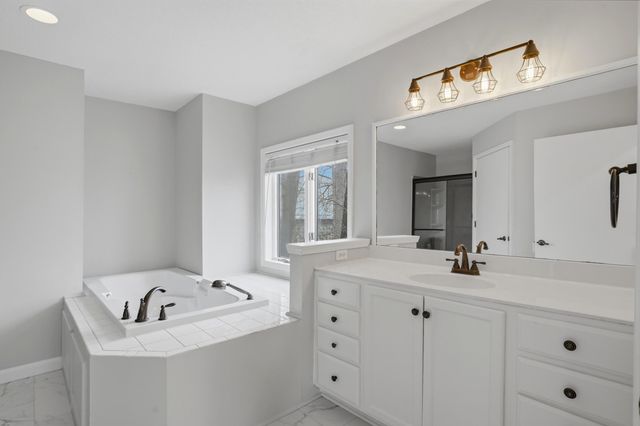 2604 VAIL DR, Columbia, MO 65203