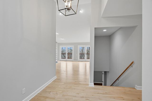 2604 VAIL DR, Columbia, MO 65203