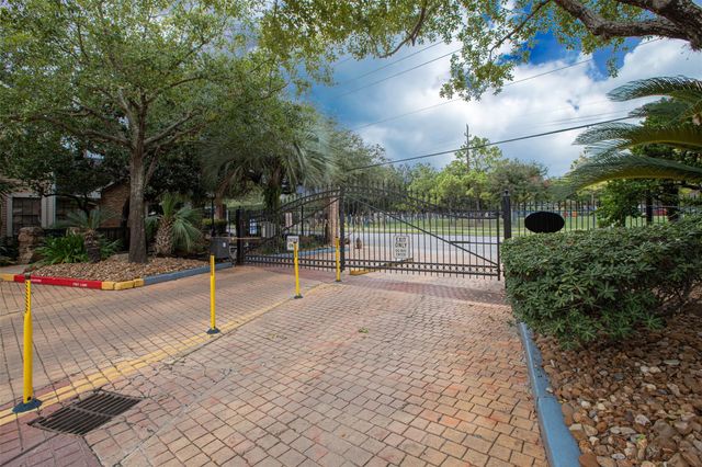 2300 Old Spanish Trail 2095, Houston, TX 77054