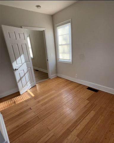 522 CHALKSTONE Avenue, Providence, RI 02909