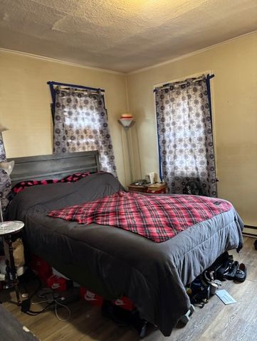 522 CHALKSTONE Avenue, Providence, RI 02909