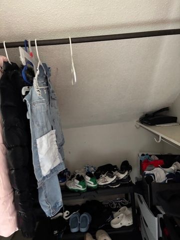 522 CHALKSTONE Avenue, Providence, RI 02909