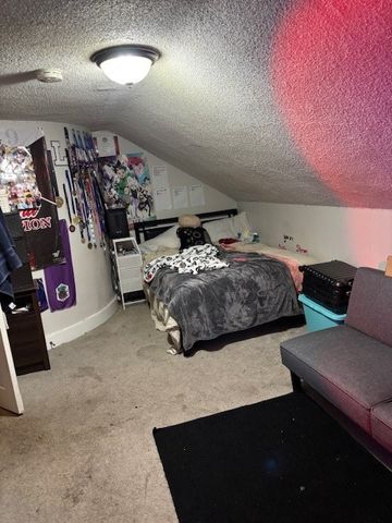 522 CHALKSTONE Avenue, Providence, RI 02909