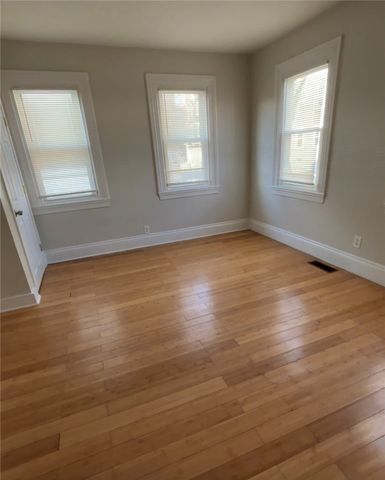 522 CHALKSTONE Avenue, Providence, RI 02909