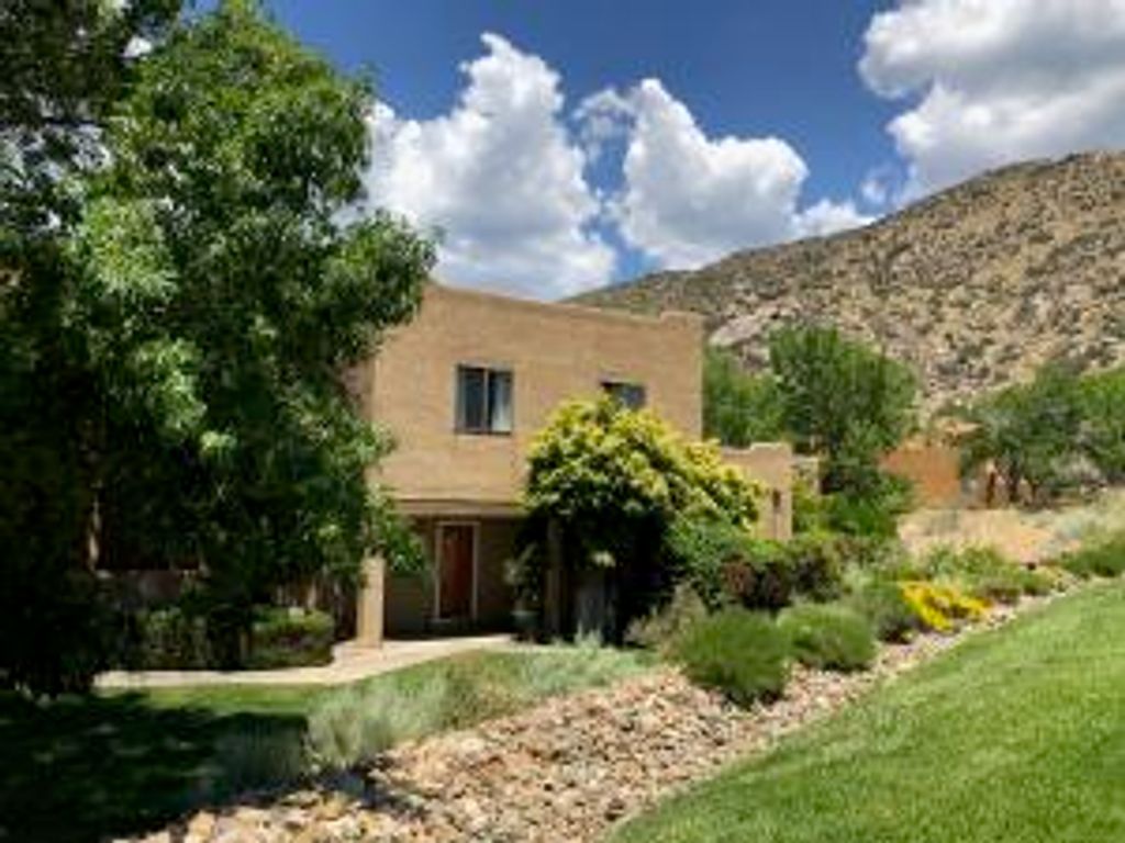 2900 Vista Del Rey NE 24B, Albuquerque, NM 87112