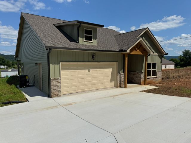 2266 White Ridge Rd, Pelham, TN 37366