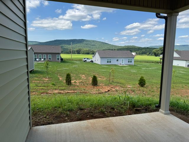 2266 White Ridge Rd, Pelham, TN 37366