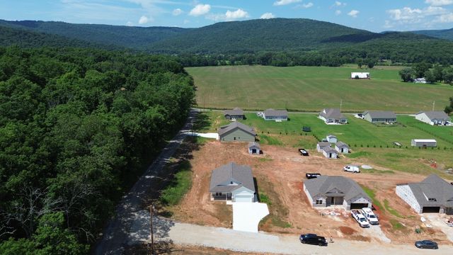 2266 White Ridge Rd, Pelham, TN 37366