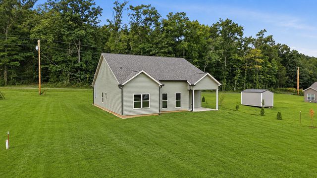 2266 White Ridge Rd, Pelham, TN 37366